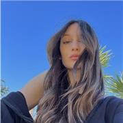 Attualmente studentessa universitaria diplomata al liceo linguistico